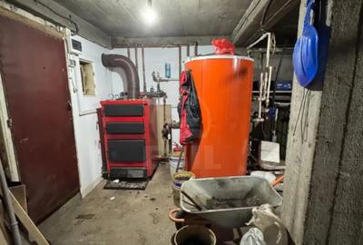 Casă cu 10 camere cu Teren 125 Mp în Lupeni - 4