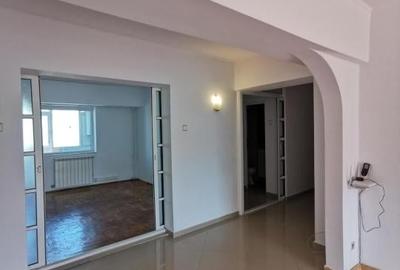 Apartament cu 4 camere, mobilat în Decebal - 3