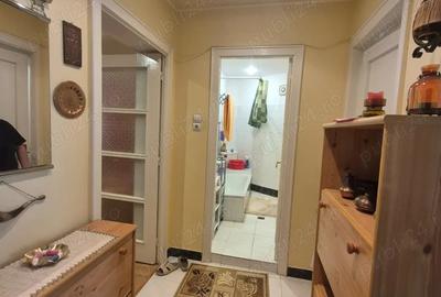 Apartament 2 camere, spatios, stare foarte buna - 9