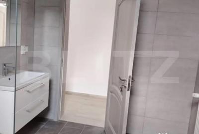 Casă cu 7 camere cu Teren 1388 Mp în Central - 3