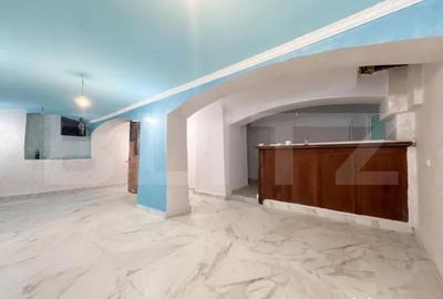 Spațiu comercial, de 91 mp, în Central - 3