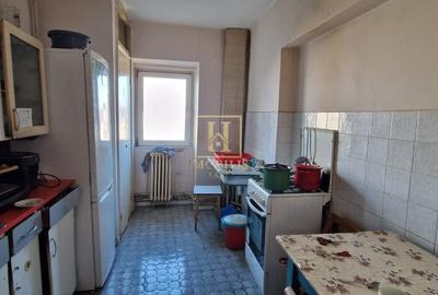 Apartament cu 3 camere decomandat în Central - 1