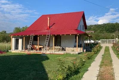 Casă cu Teren 570 Mp în Central - 1