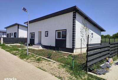 Casă cu 4 camere cu Teren 399 Mp în Crevedia