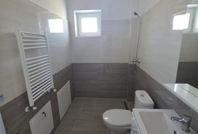 Apartament cu 2 camere decomandat în Baza 3 - 14