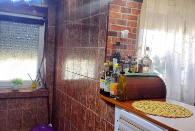 Apartament cu 4 camere semidecomandat în Cet - 3