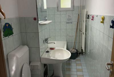 Apartament cu 3 camere semidecomandat în Central - 3