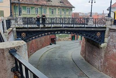 Garsonieră decomandată în Central