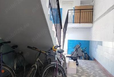 Vand garsoniera cu dependinte (baie,bucatarie),suprafata utila 32 mp -negociabil - 11