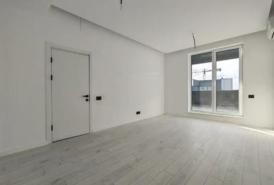 Apartament cu 3 camere decomandat în Titan