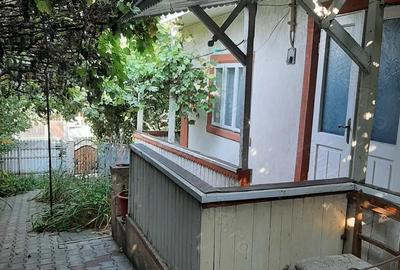 Casa parter-4 camere, gradina, garaj. Zona Liberta?ii, Vaslui. - 3