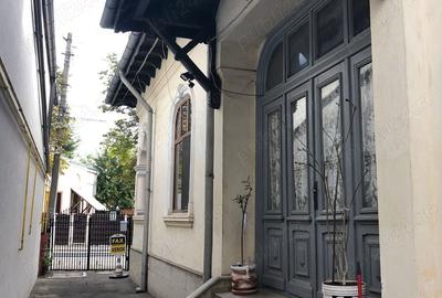 Casă cu 5 camere în Ultracentral - 2