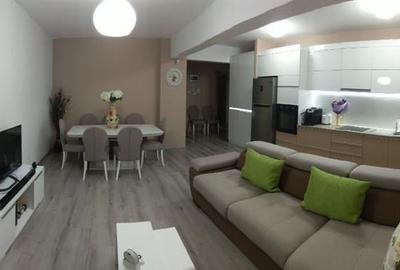 Apartament cu 3 camere semidecomandat, mobilat în Bună Ziua