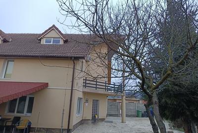 Casă cu 4 camere în Central - 8