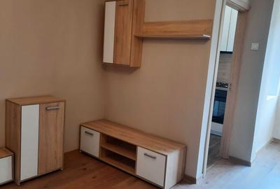 Garsonieră semidecomandată în Tractorul - 4