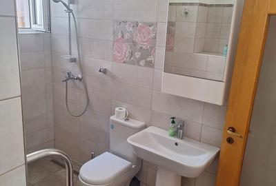 Casă cu 5 camere cu Canalizare în Central - 6