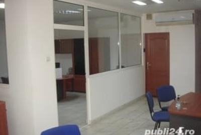 Spațiu comercial, de 48 mp, în Central - 8