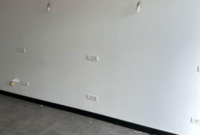 Spațiu comercial, de 77 mp, în Central - 3