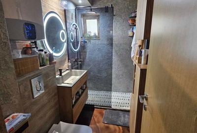 Apartament cu 3 camere decomandat în Central - 3
