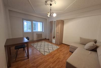 INCHIRIERE-APARTAMENT 3 CAMERE-DECOMANDAT-CENTRU - 1