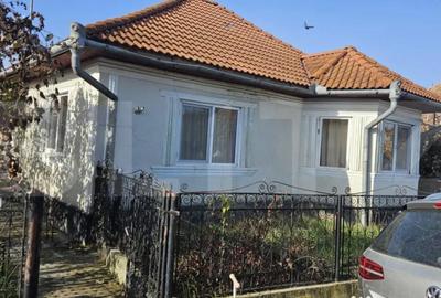 Casă cu 2 camere cu Teren 698 Mp în Central - 2