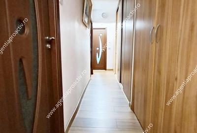 Apartament cu 3 camere decomandat în - 5