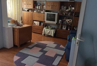 Apartament cu 4 camere decomandat în Zimnicea - 1