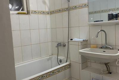 Apartament cu 2 camere decomandat în CET - 7
