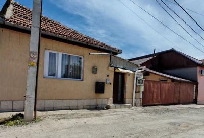 Casă cu 3 camere cu Teren 700 Mp în Central
