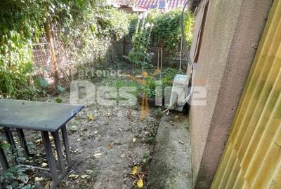 Casă individuală cu 3 camere cu Canalizare în Giulești - 12
