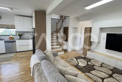 Duplex cu 5 camere cu Canalizare în Cristian - 1