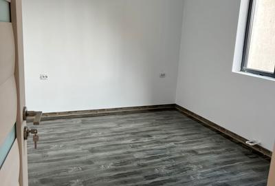 Direct proprietar vând vilă  P+1 în Lumina - 4