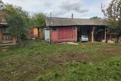 Vand casa la sat - 1