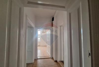 Spațiu comercial, de 15 mp, în Central - 3