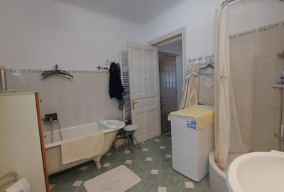 Apartament cu 5 camere decomandat în P-ța Unirii - 9