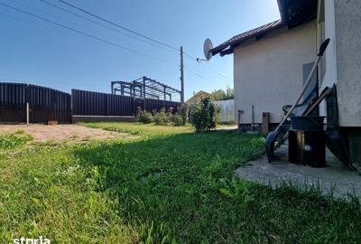 Casă cu 3 camere cu Teren 380 Mp în Letea