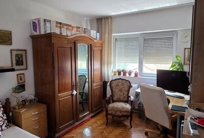 Apartament cu 4 camere decomandat în Soarelui - 3