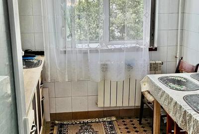 Apartament cu 2 camere semidecomandat în Craiovei