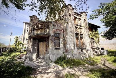 Casă individuală cu 10 camere cu Teren 987 Mp în Splaiul Independenței - 5