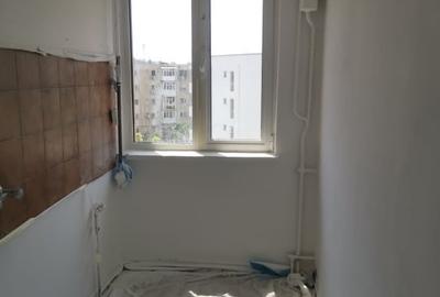 Apartament cu 2 camere semidecomandat în Craiovița Nouă - 2