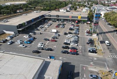 Spațiu comercial, de 91 mp, în Central - 4