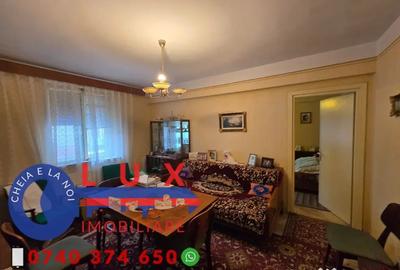 Apartament cu 3 camere semidecomandat în Central - 4