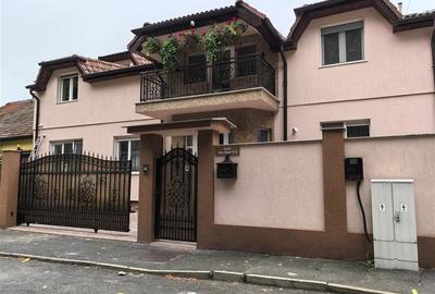 Casă individuală cu 6 camere cu Teren 180 Mp în Ultracentral - 2