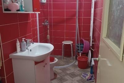 Vând apartament 2 camere, 66mp, Tecuci – str. Ghe. Petrașcu, etaj 2/4 - 5