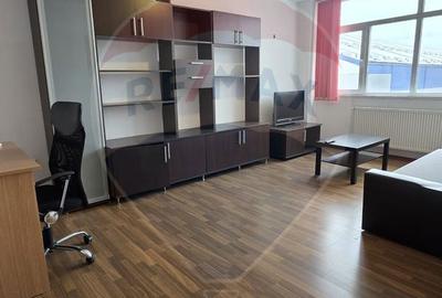 Apartament cu 3 camere în Vitrometan