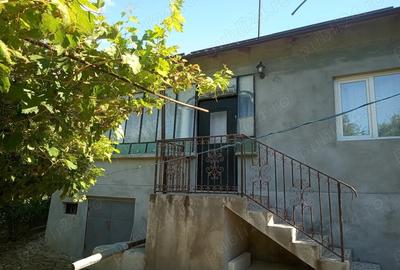 Casă cu 6 camere în Chiojdeanca - 2