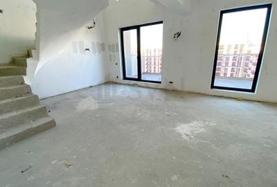 Penthouse cu 3 camere decomandat în Lacul Morii