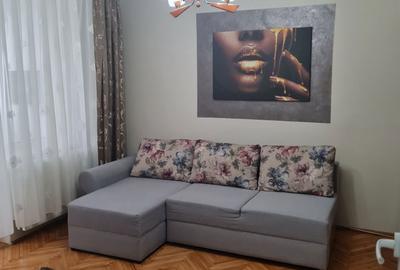 Garsonieră decomandată în Rogerius