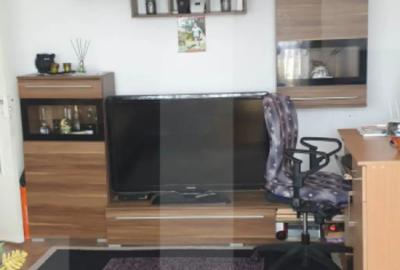 Apartament cu 3 camere semidecomandat, mobilat în Spitalul Județean - 1