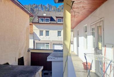 CASA CU TEREN GENEROS si acces pe doua fronturi - 11